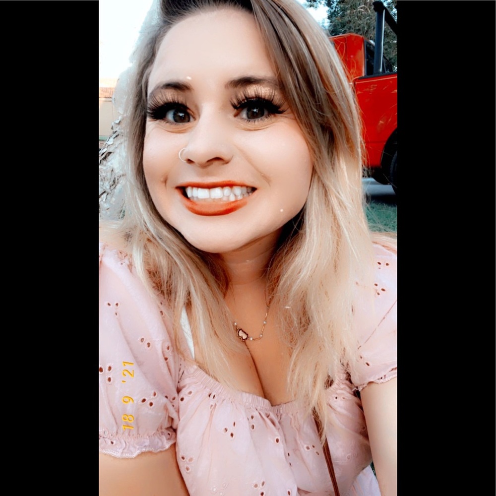 Cute woman’s medium shirts